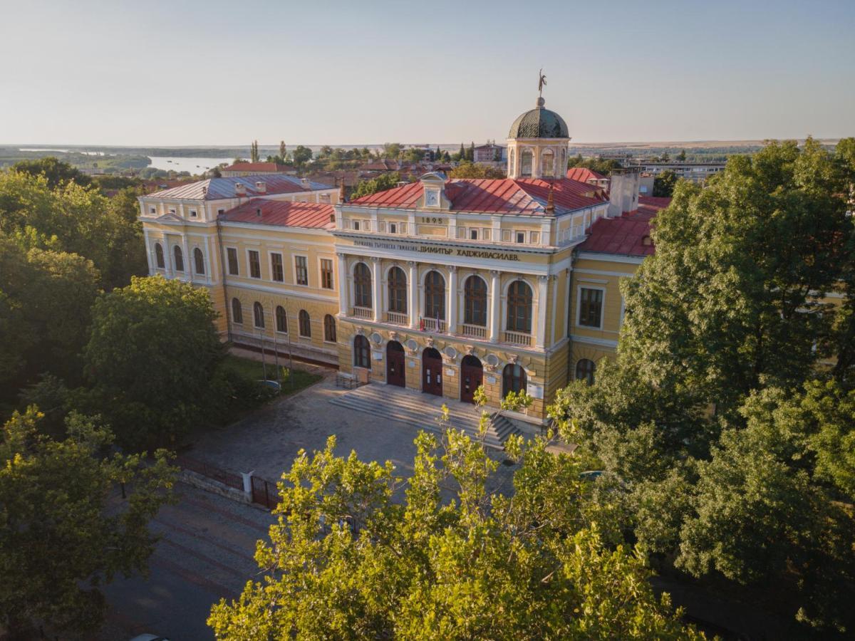 Пансион - Димитър Хадживасилев 斯维什托夫 外观 照片